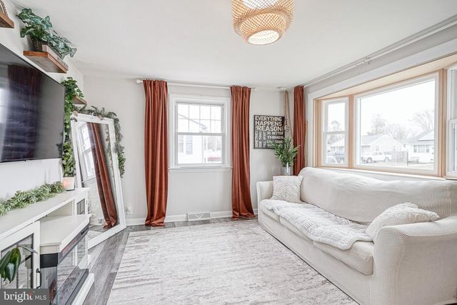 649 6TH AVE, Lindenwold, NJ 08021