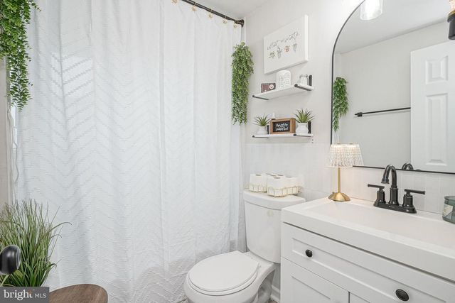 649 6TH AVE, Lindenwold, NJ 08021