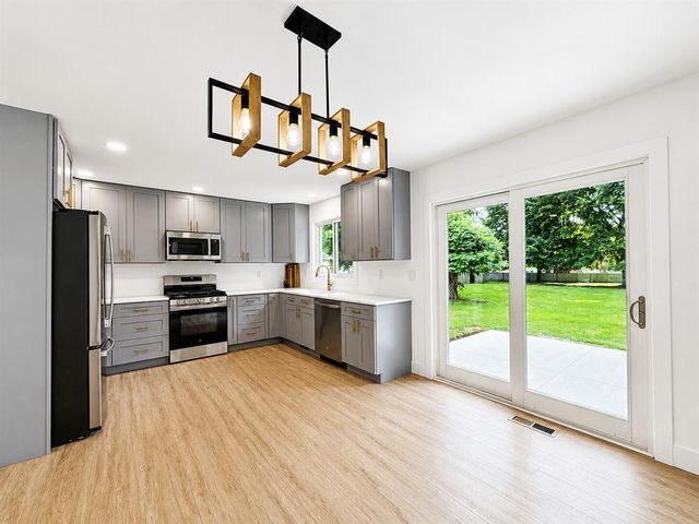 463 Wright Street, Jonesville, MI 49250