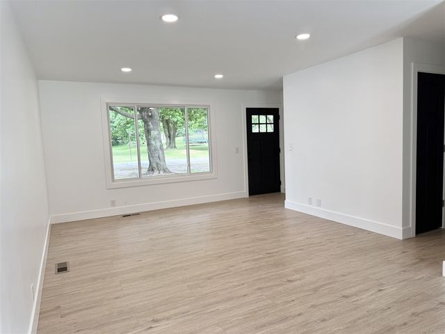 463 Wright Street, Jonesville, MI 49250