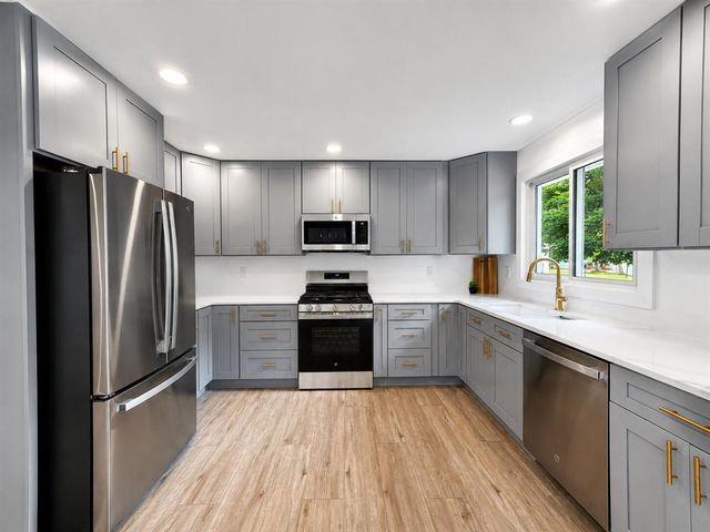 463 Wright Street, Jonesville, MI 49250