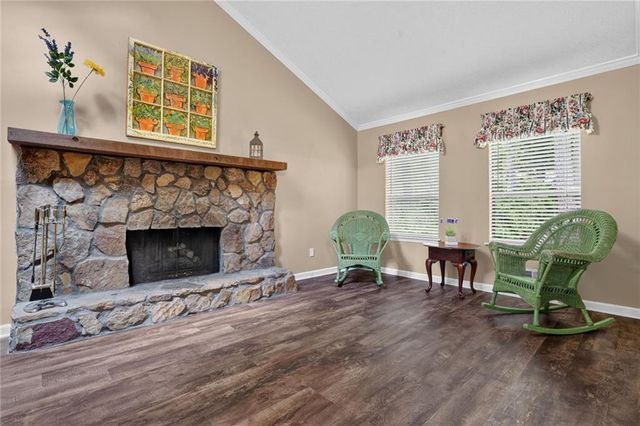 9640 Pine Thicket Way, Roswell, GA 30075