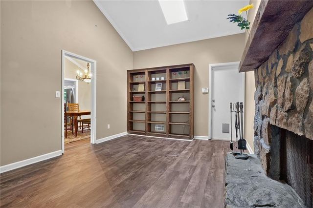 9640 Pine Thicket Way, Roswell, GA 30075