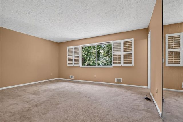 9640 Pine Thicket Way, Roswell, GA 30075