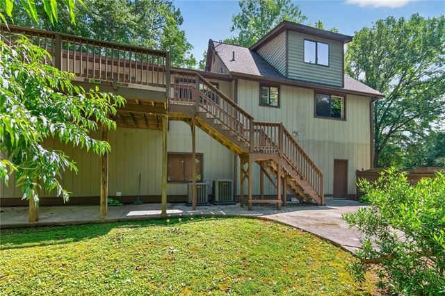 9640 Pine Thicket Way, Roswell, GA 30075