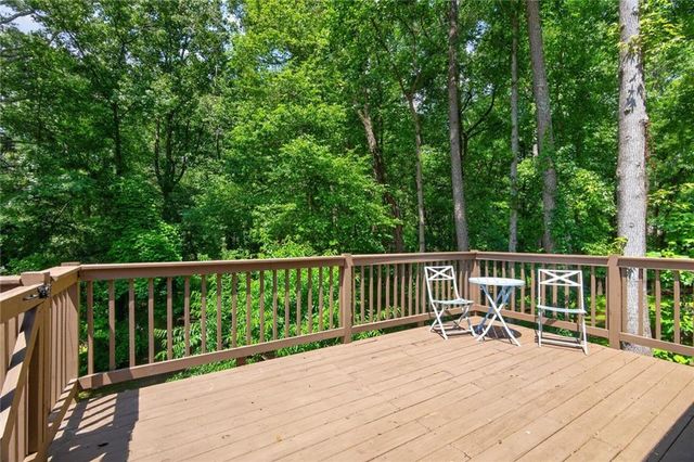 9640 Pine Thicket Way, Roswell, GA 30075