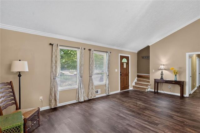 9640 Pine Thicket Way, Roswell, GA 30075