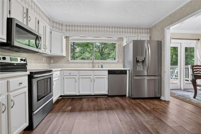 9640 Pine Thicket Way, Roswell, GA 30075