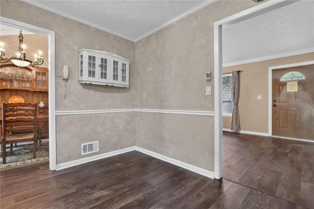 9640 Pine Thicket Way, Roswell, GA 30075