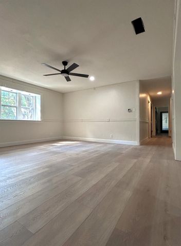 439 Brady LN, West Lake Hills, TX 78746