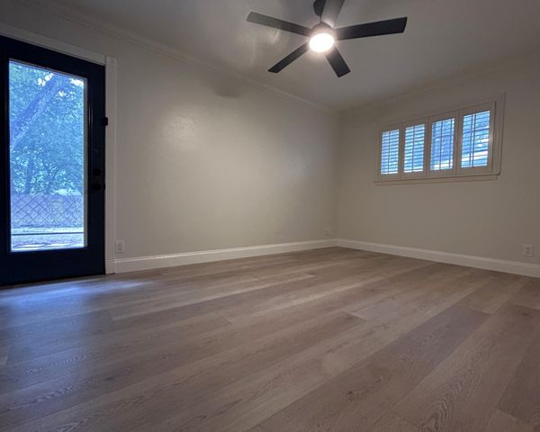 439 Brady LN, West Lake Hills, TX 78746