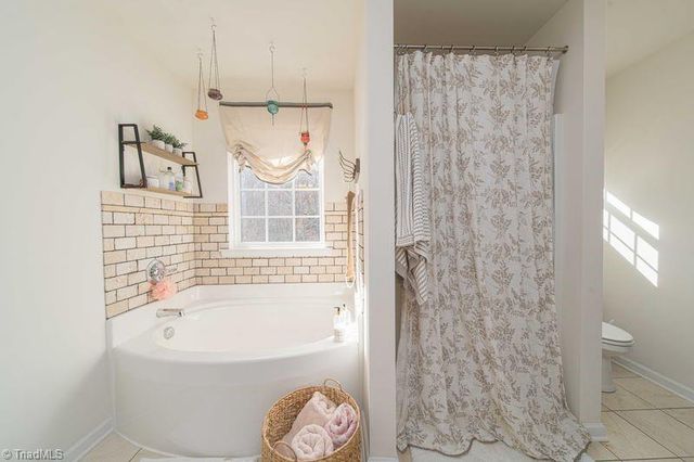 2094 Longburn Drive, Kernersville, NC 27284