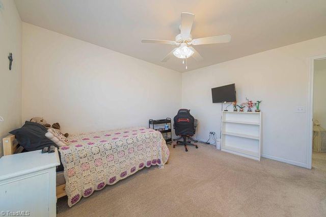 2094 Longburn Drive, Kernersville, NC 27284