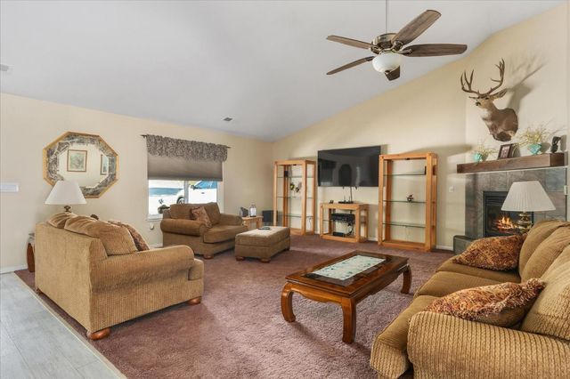 1284 Acorn St, Copperopolis, CA 95228