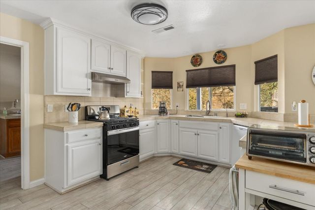 1284 Acorn St, Copperopolis, CA 95228