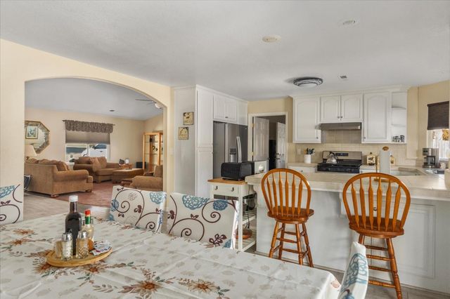 1284 Acorn St, Copperopolis, CA 95228