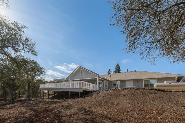 1284 Acorn St, Copperopolis, CA 95228