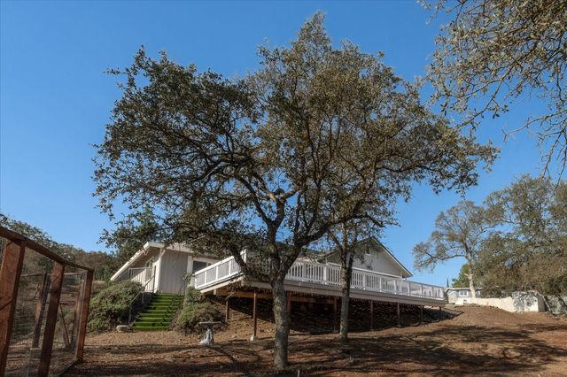 1284 Acorn St, Copperopolis, CA 95228