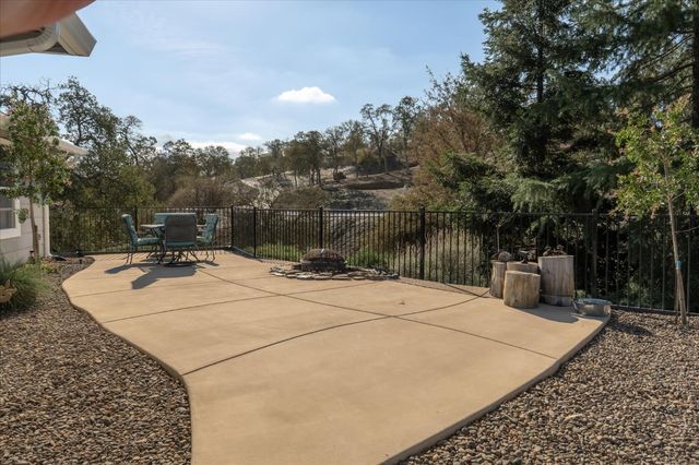 1284 Acorn St, Copperopolis, CA 95228