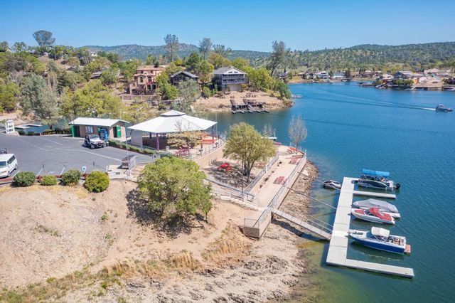 1284 Acorn St, Copperopolis, CA 95228