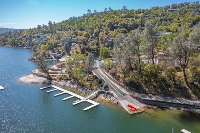 1284 Acorn St, Copperopolis, CA 95228