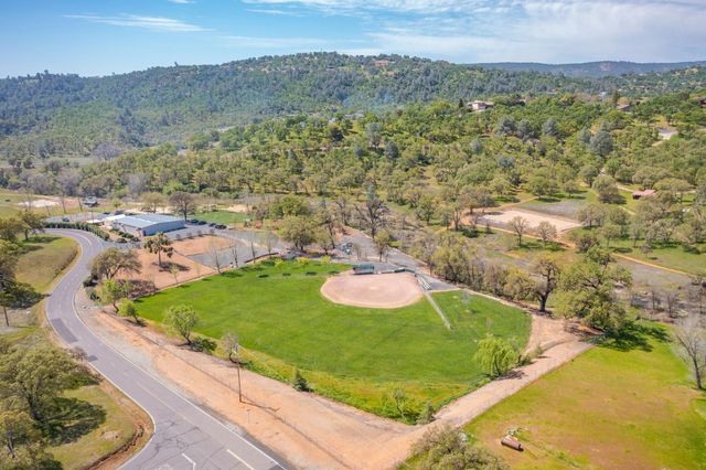 1284 Acorn St, Copperopolis, CA 95228