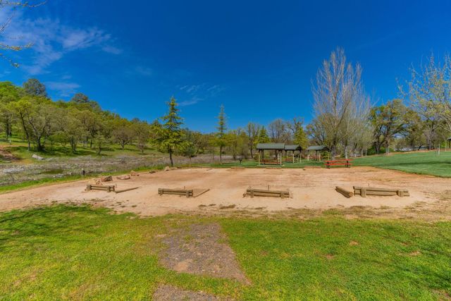 1284 Acorn St, Copperopolis, CA 95228