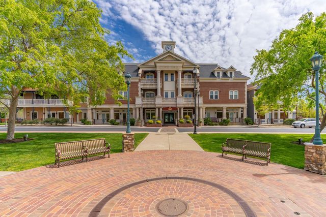 1284 Acorn St, Copperopolis, CA 95228