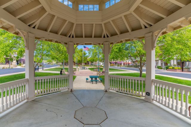 1284 Acorn St, Copperopolis, CA 95228