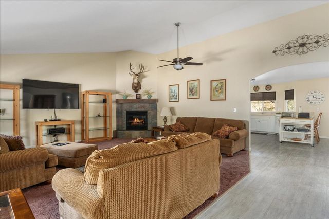 1284 Acorn St, Copperopolis, CA 95228