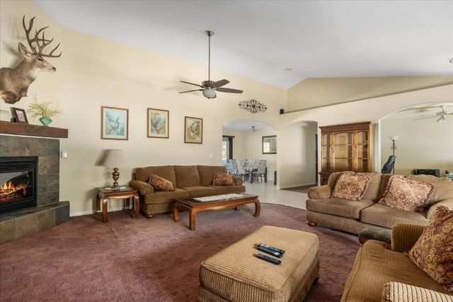 1284 Acorn St, Copperopolis, CA 95228