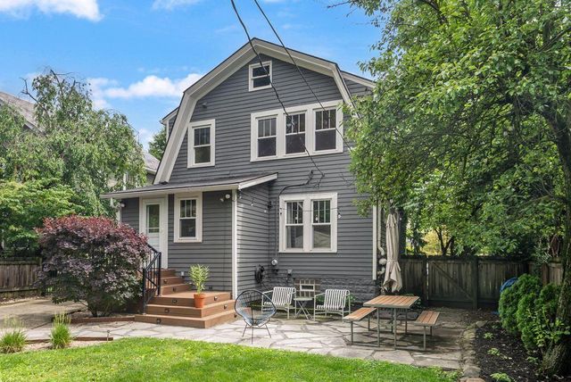 122 E Dunedin Road, Columbus, OH 43214