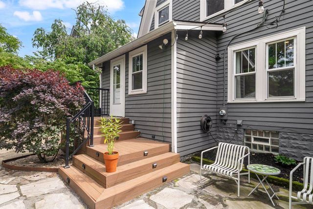 122 E Dunedin Road, Columbus, OH 43214
