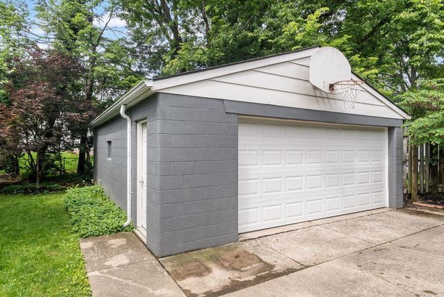 122 E Dunedin Road, Columbus, OH 43214