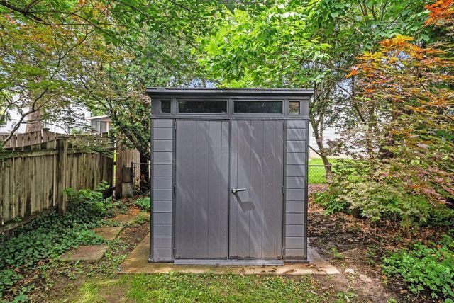 122 E Dunedin Road, Columbus, OH 43214