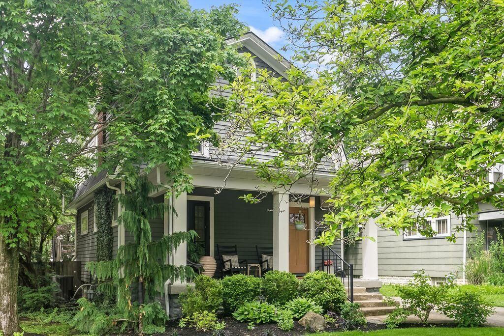 122 E Dunedin Road, Columbus, OH 43214