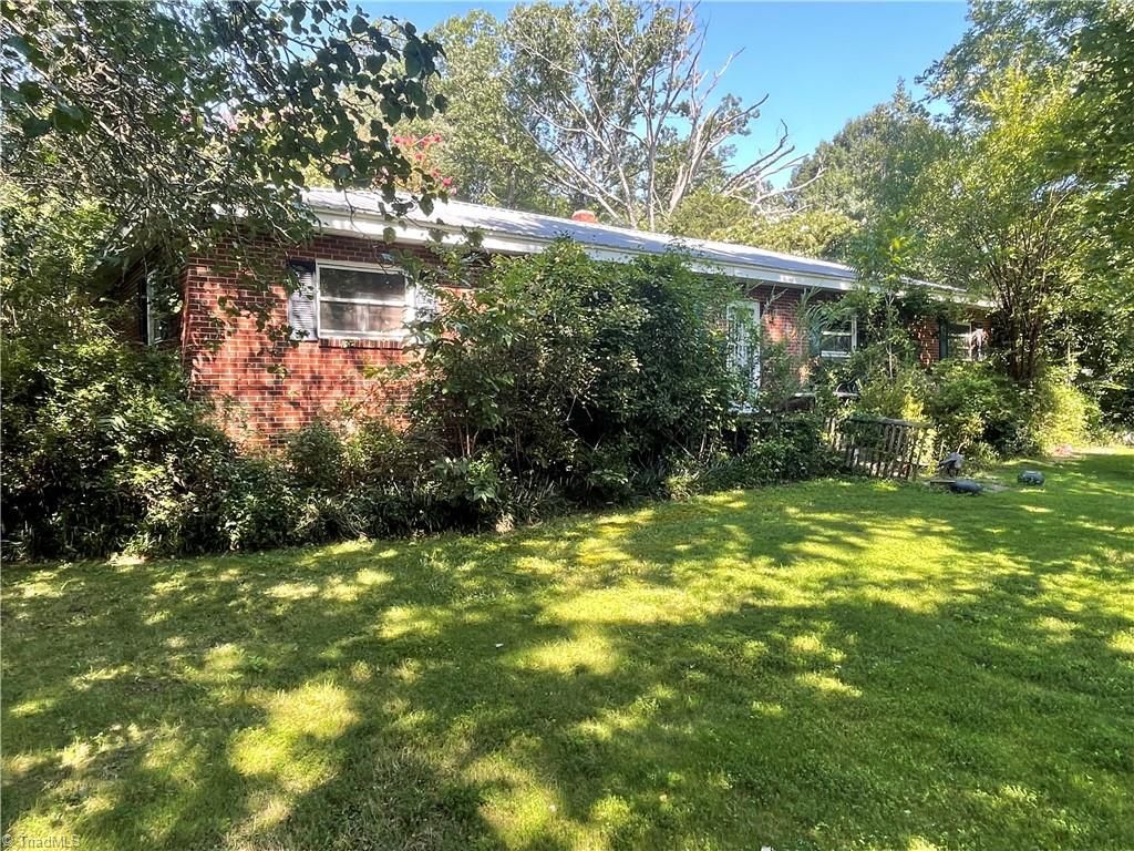 103 Hiatt Road, Thomasville, NC 27360