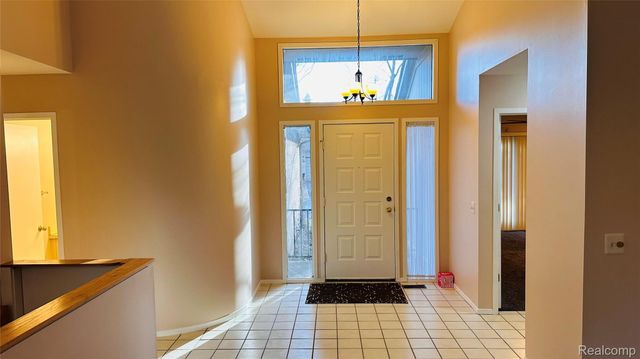 33779 VISTA Drive, Farmington Hills, MI 48331