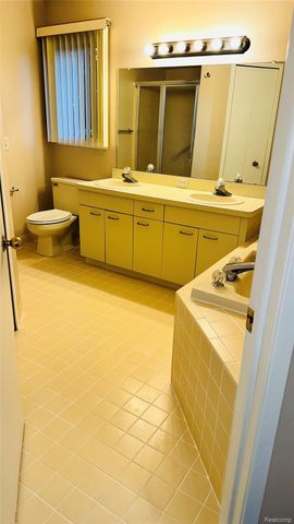 33779 VISTA Drive, Farmington Hills, MI 48331