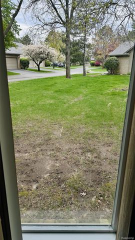 33779 VISTA Drive, Farmington Hills, MI 48331
