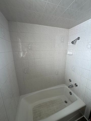 4329 W 77th Place, Chicago, IL 60652