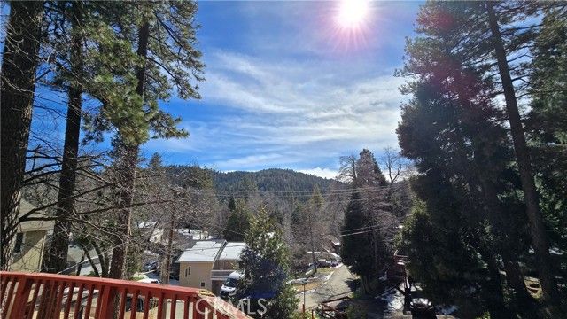 23840 Zuger, Crestline, CA 92325