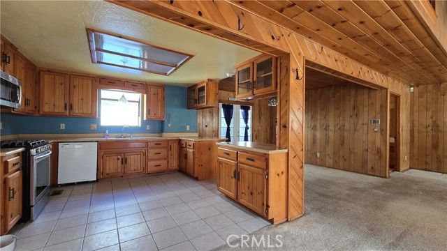 23840 Zuger, Crestline, CA 92325