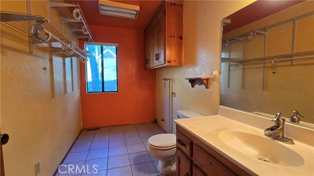 23840 Zuger, Crestline, CA 92325