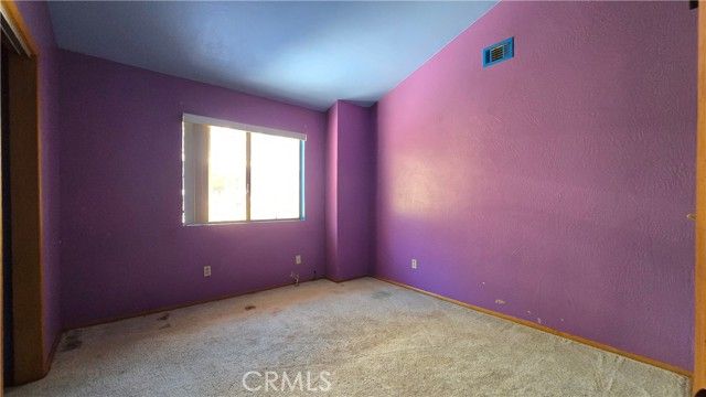 23840 Zuger, Crestline, CA 92325