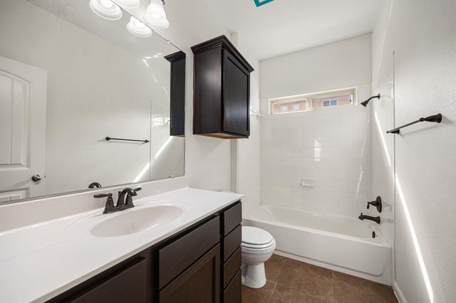 304 Santa Maria ST, Georgetown, TX 78628