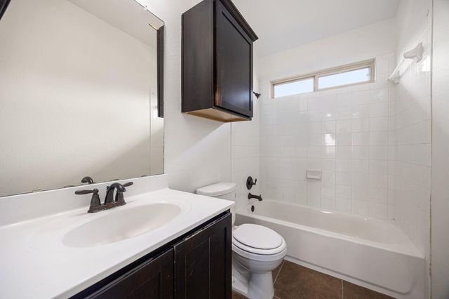 304 Santa Maria ST, Georgetown, TX 78628