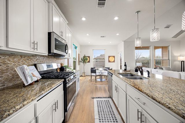 304 Santa Maria ST, Georgetown, TX 78628