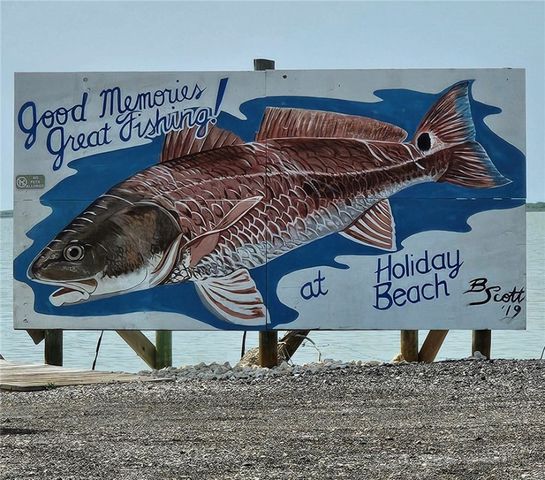672 Northwest Dr, Rockport, TX 78382