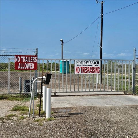 672 Northwest Dr, Rockport, TX 78382